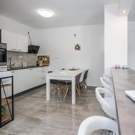 Chrystal Villa