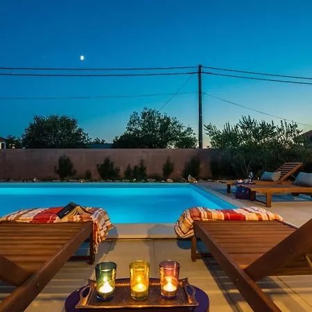 Chrystal Villa *